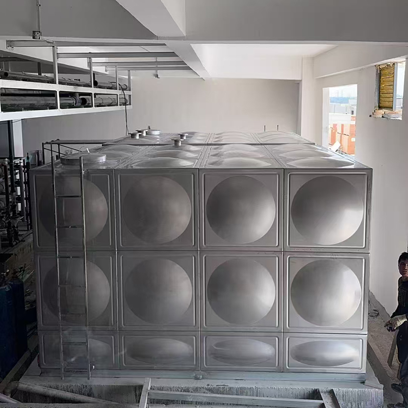 Réservoir d'eau sanitaire sectionnel en acier inoxydable